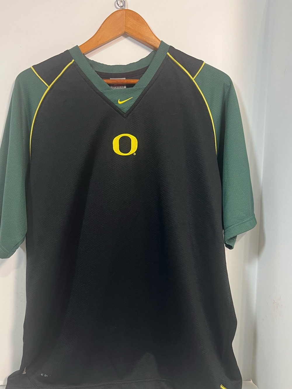 Oregon ducks team Nike dry fit shirt, large